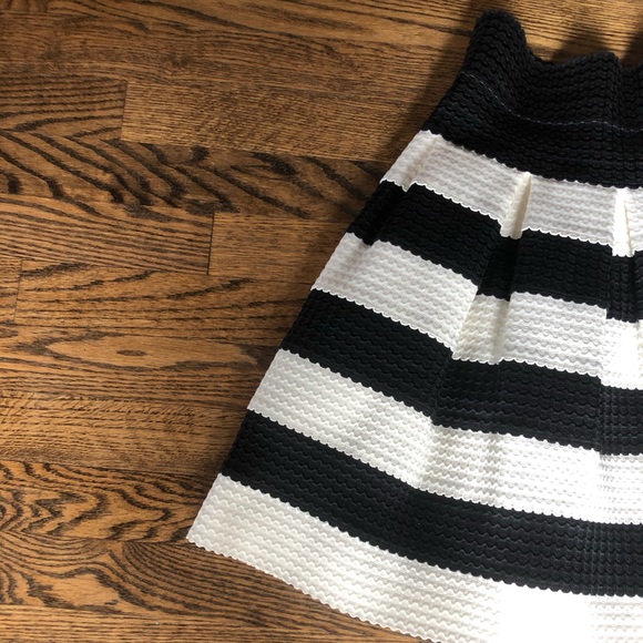 Girls from Savoy black & white stripe bell skirt - Picture 6 of 7